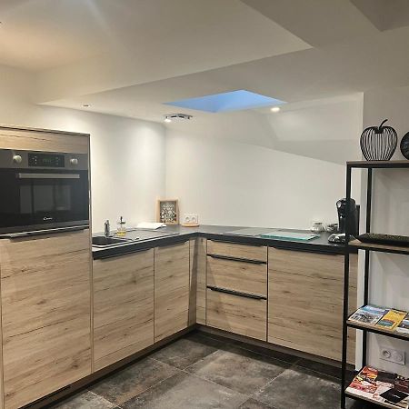 Les Suites Du Colonel Ван Екстериор снимка