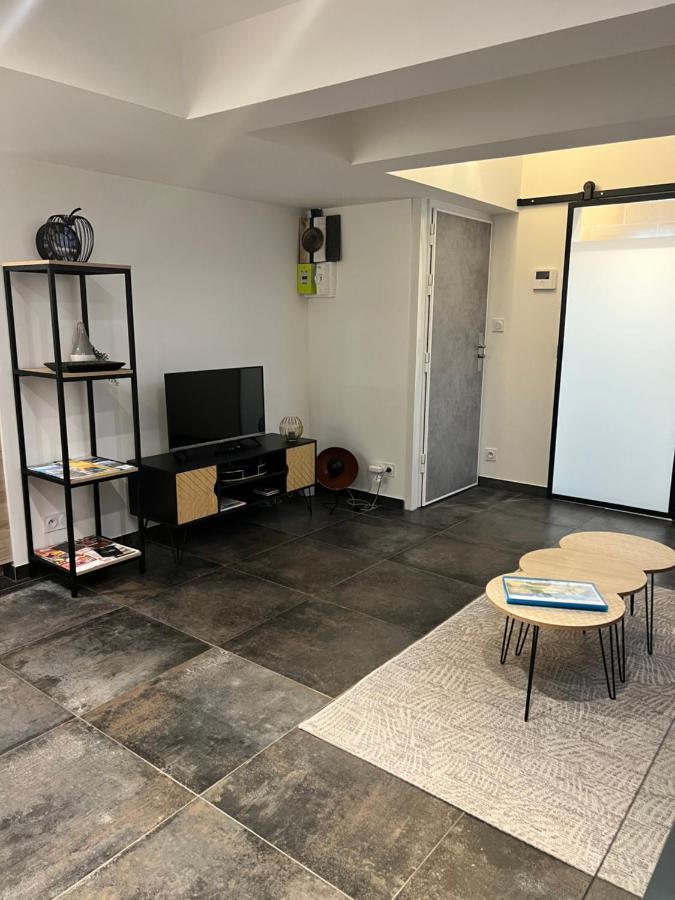 Les Suites Du Colonel Ван Екстериор снимка